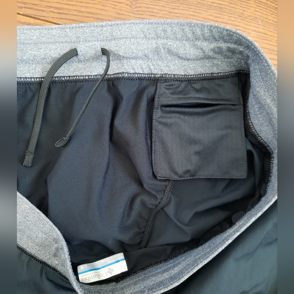 Columbia Running Shorts, Size Large, Black + Gray - Picture 5 of 7